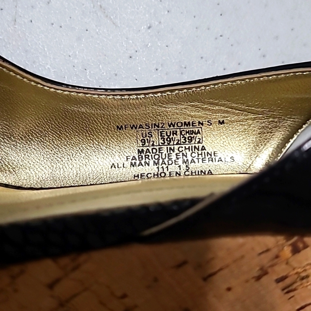 Marc Fisher black patent open-toe wedge sandals size 9.5 - Picture 5 of 11